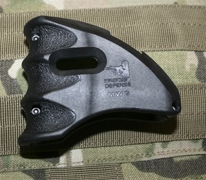 MAKO-FAB ORIGINAL 223 RIFLE MAG WELL-FUNNEL GRIP-MWG BLACK/TAN